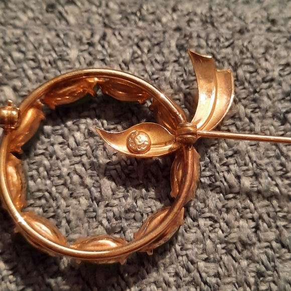 Vintage Curtis Creation Green Jade Circle Wreath Brooch - Picture 8 of 10